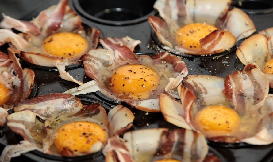 Відкрийте секрети приготування яєшні з беконом – сніданок, який зробить ранок особливим!