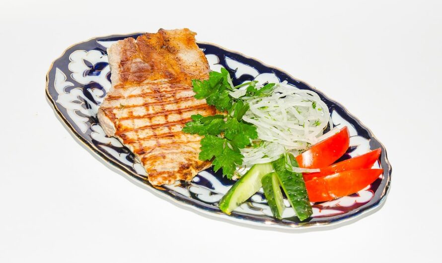 Ніжні, хрусткі та ароматні: рецепт курячих відбивних, які ви захочете готувати щодня!