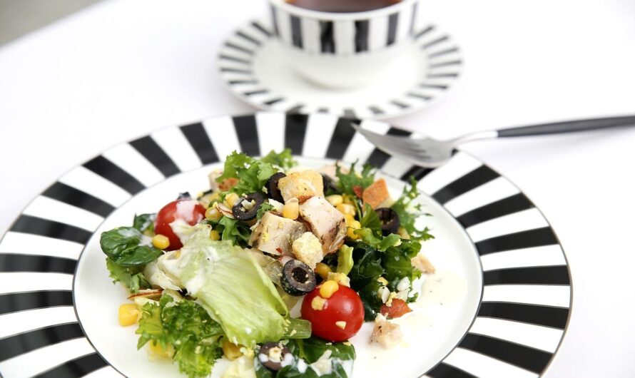 Смачно і без важкості: топ страв для тих, хто вечеряє після 21:00