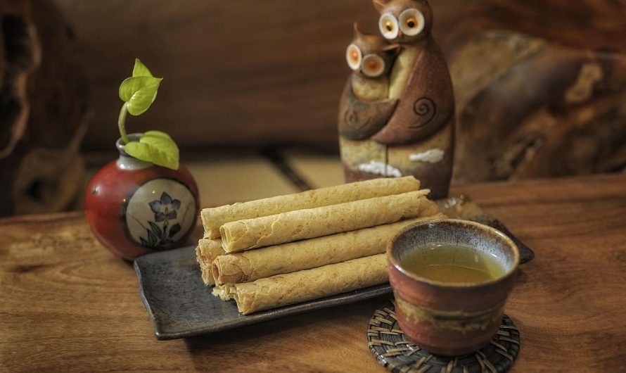 Самый простой рулет из лаваша – вкусный, хрустящий и невероятно творожный!