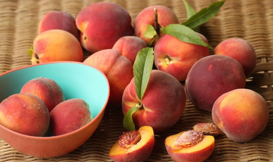 Цей пиріг із персиками готується за лічені хвилини, а з’їдається ще швидше!