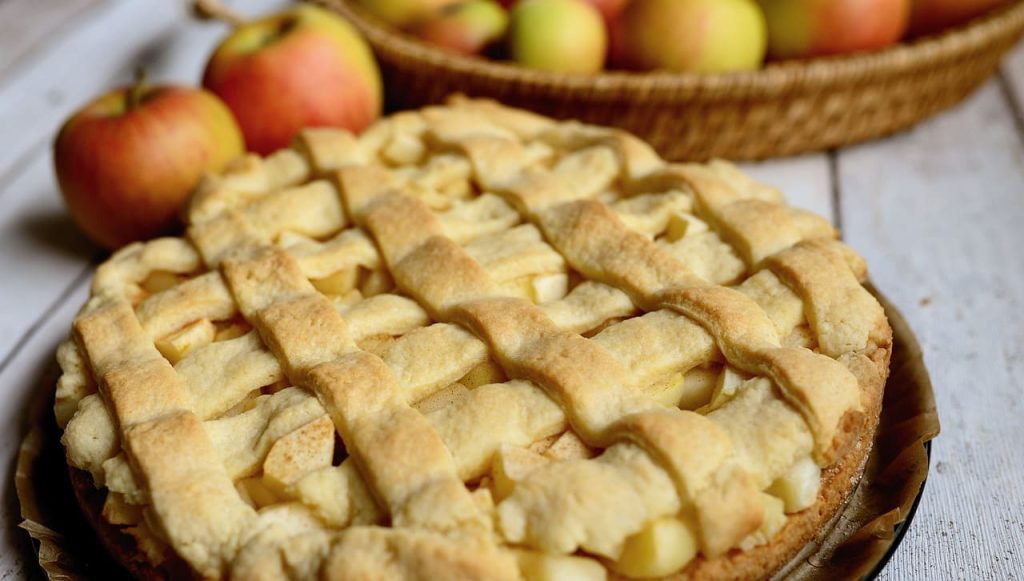яблочный пирог с орехами