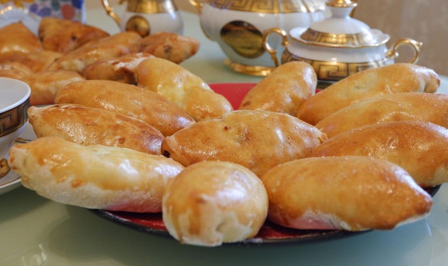 Пишні пиріжки без довгого замісу – цей рецепт вас здивує!