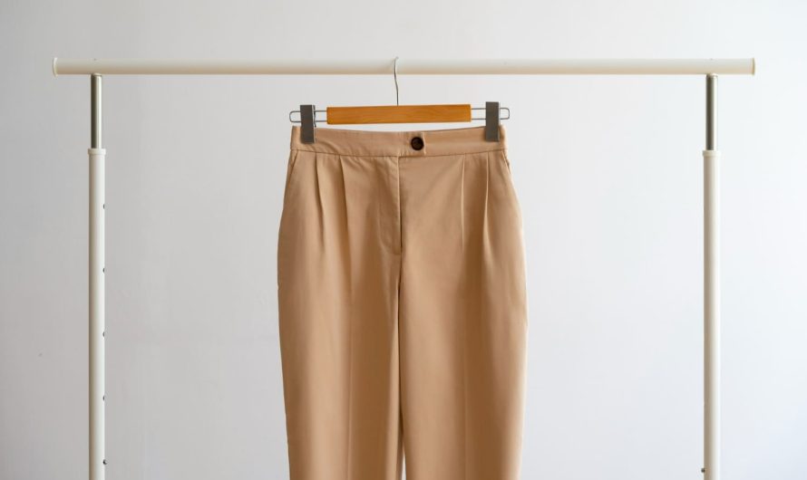 Ці штани зроблять тебе візуально вищою й стрункішою — просто обери правильно!