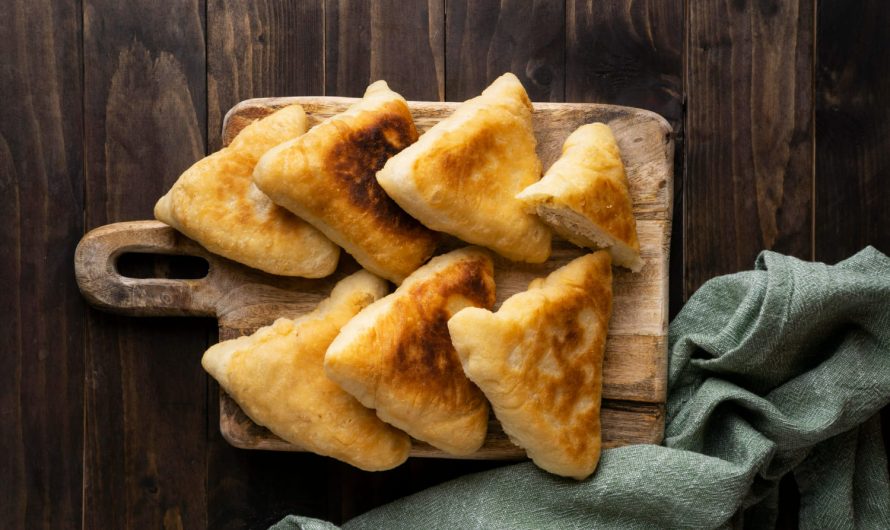 Секрети ідеального тіста: пиріжки з картоплею, як у бабусі!