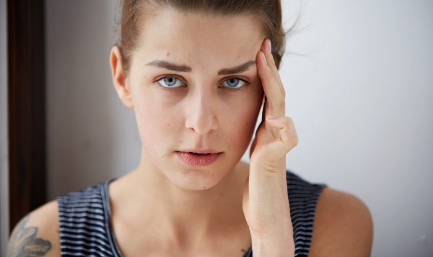 Как избавиться от отеков под глазами без косметолога – просто дома