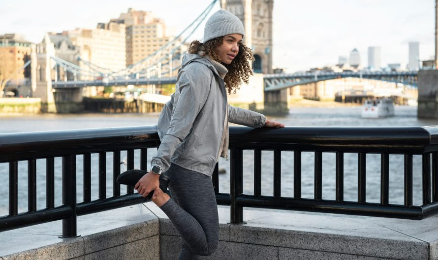 Як носити спортивний одяг у місті, щоб не виглядати, як після пробіжки?