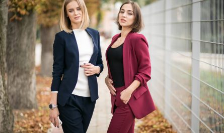 які жіночі костюми в моді