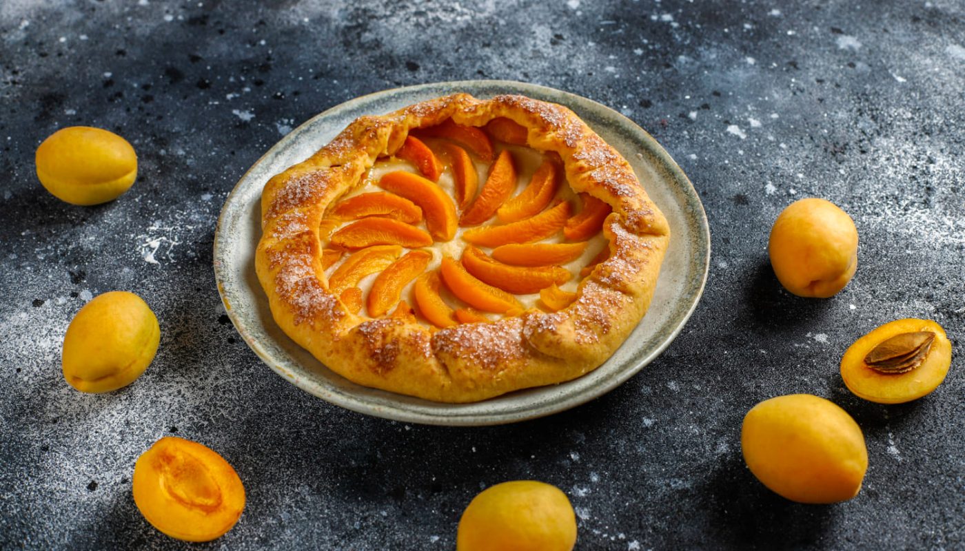 абрикосовий пиріг