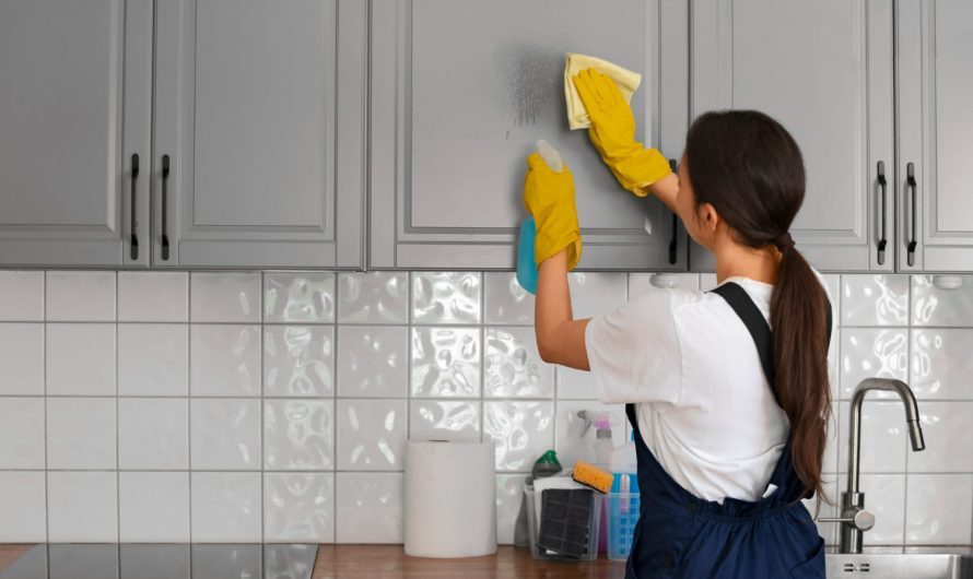 Не трать целый вечер: вот как навести порядок на кухне за считанные минуты