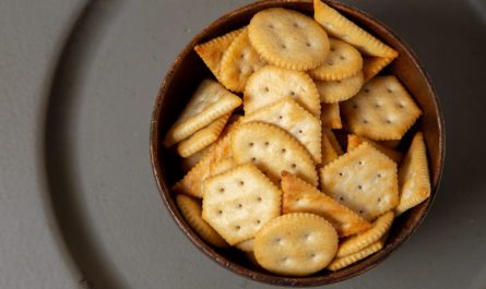 омашние сырные крекеры