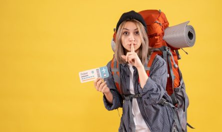 как одежда выдает туристов