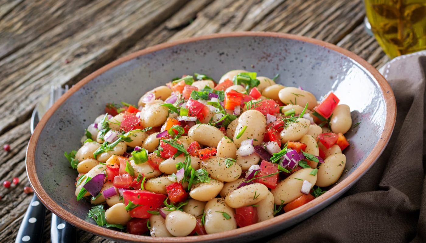 салат с фасолью