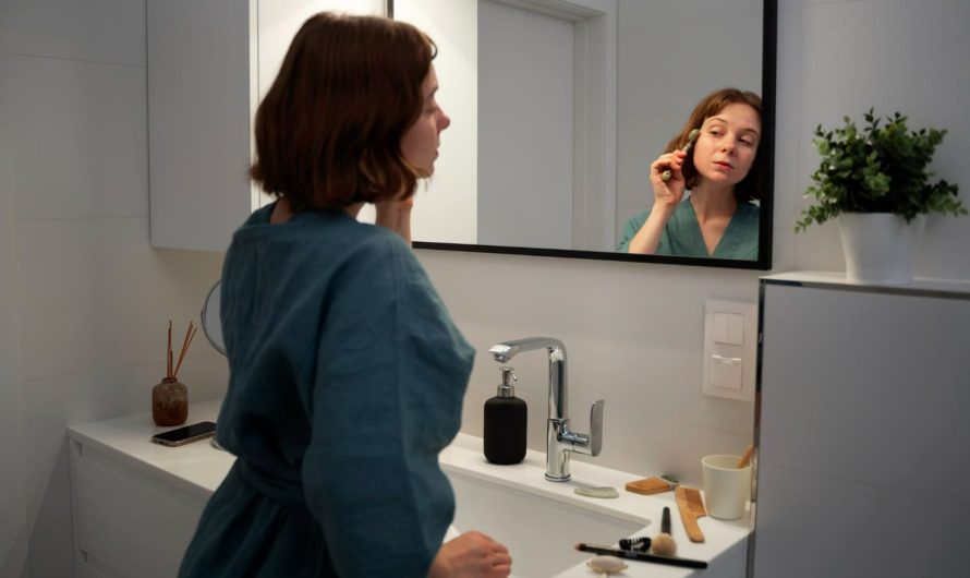 Запотевшее зеркало после душа? Вот как сделать его кристально чистым в минуту