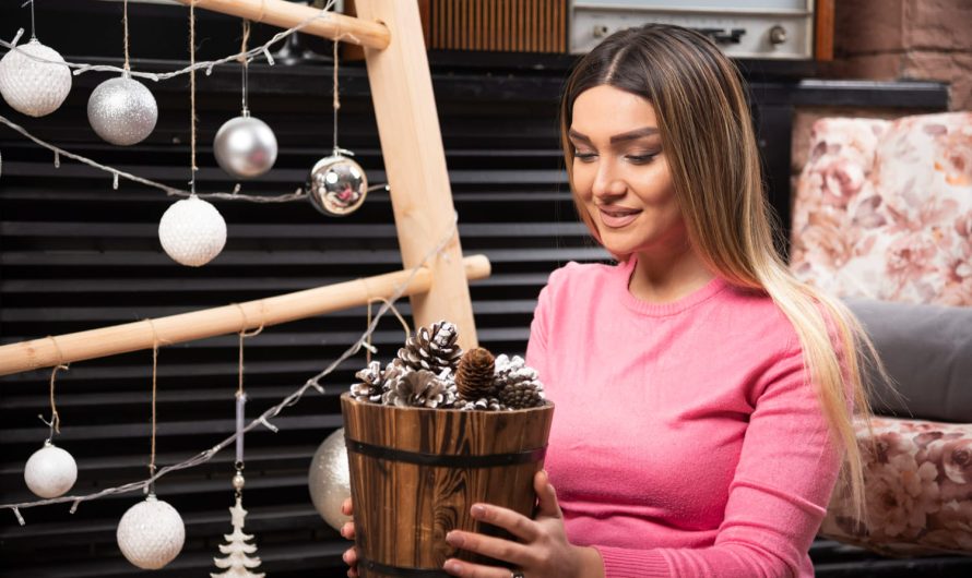 Как избежать клубков гирлянд и разбитых игрушек: идеи для хранения украшений