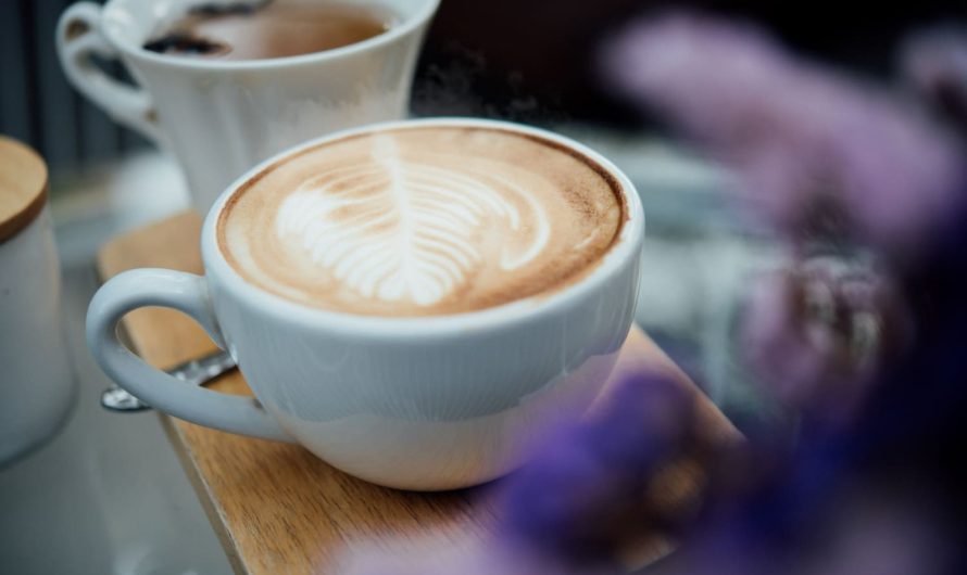 Магия утра: кофейный напиток с бананом и шоколадом