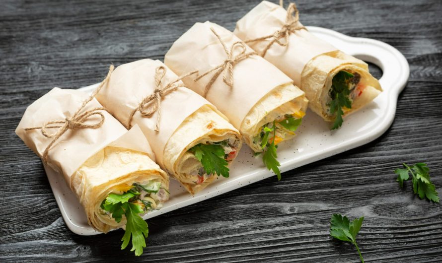 Блюда, которую готовят миллионы: простой рецепт яичного рулета с творогом на каждый день