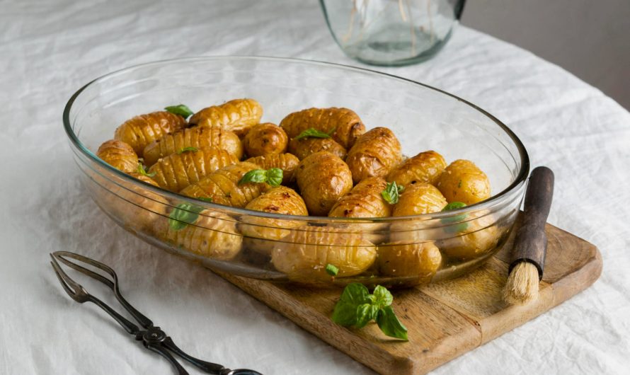 Картофель в мундире с зеленью: простой рецепт