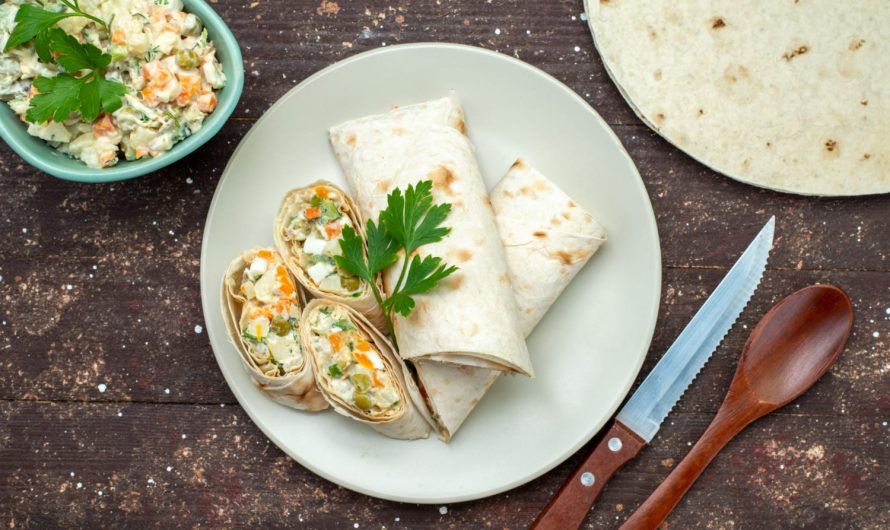 Секрет легкого обеда, заряжаемый энергией: ролл из лаваша с хумусом и овощами