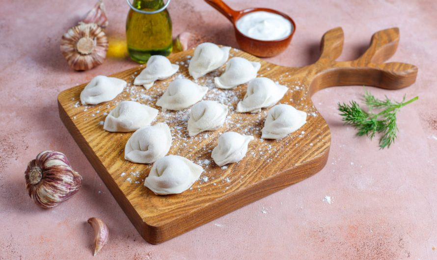 Секрет нежного теста и ароматной начинки: готовим пельмени как у бабушки