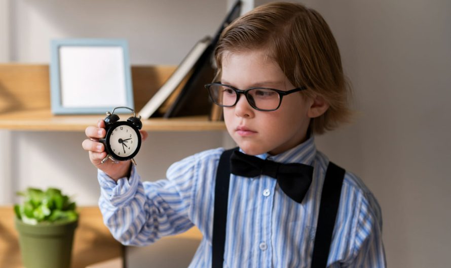 Ребёнок постоянно ничего не успевает? Простой способ научить ее планировать время без стресса