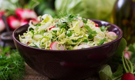 Салат из редьки и яблока