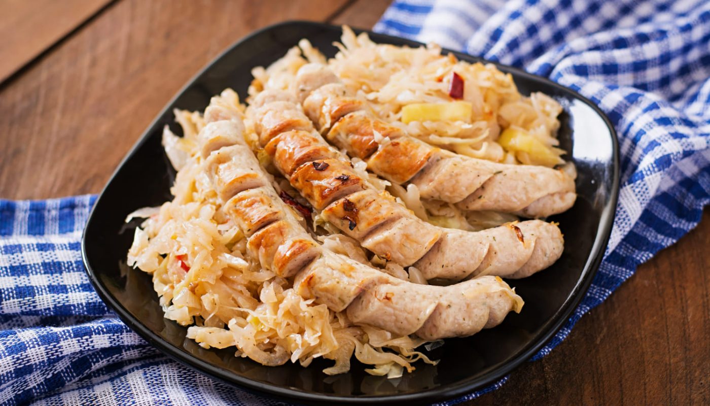 тушеная капуста с колбасками рецепт