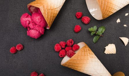 ягідне морозиво з бананом