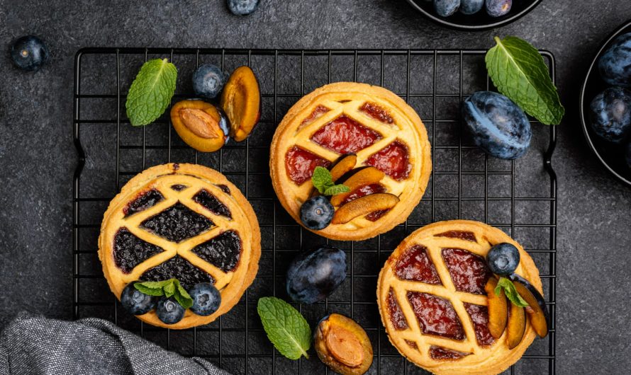 Швидкий ягідний пиріг до чаю: прості рецепти на кожен день