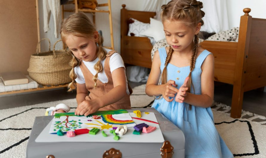 Не выбрасывайте коробки: 10 игр для развития ребенка дома