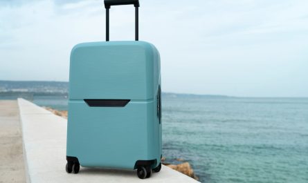 Аварийный чемодан с базовыми вещами