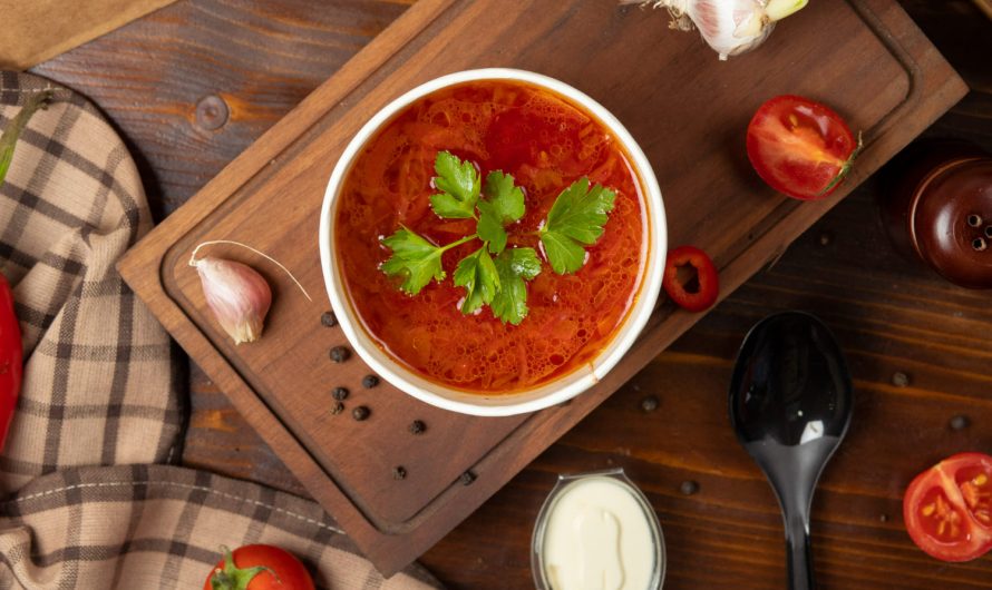 Этот холодный томатный суп заменяет и обед, и перекус