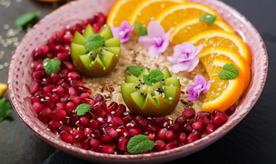 Простой рецепт, который хочется повторять: киноа с ягодами